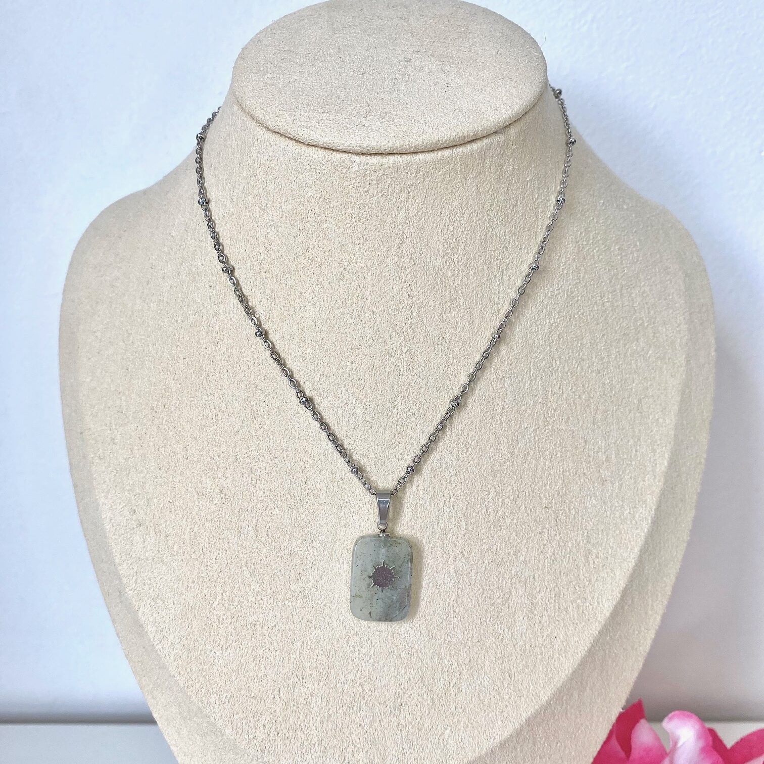 Collier soleil en labradorite naturelle