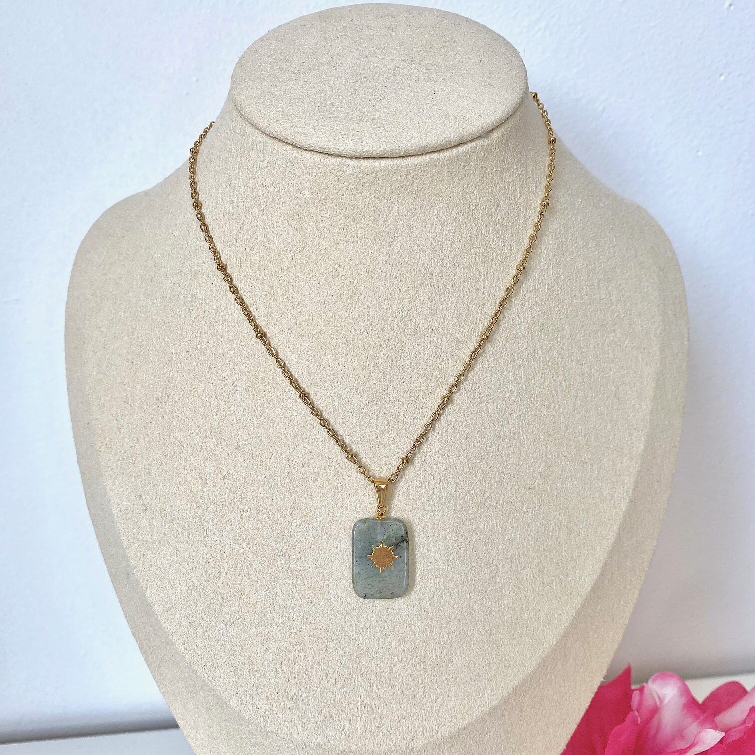 Collier soleil en labradorite naturelle